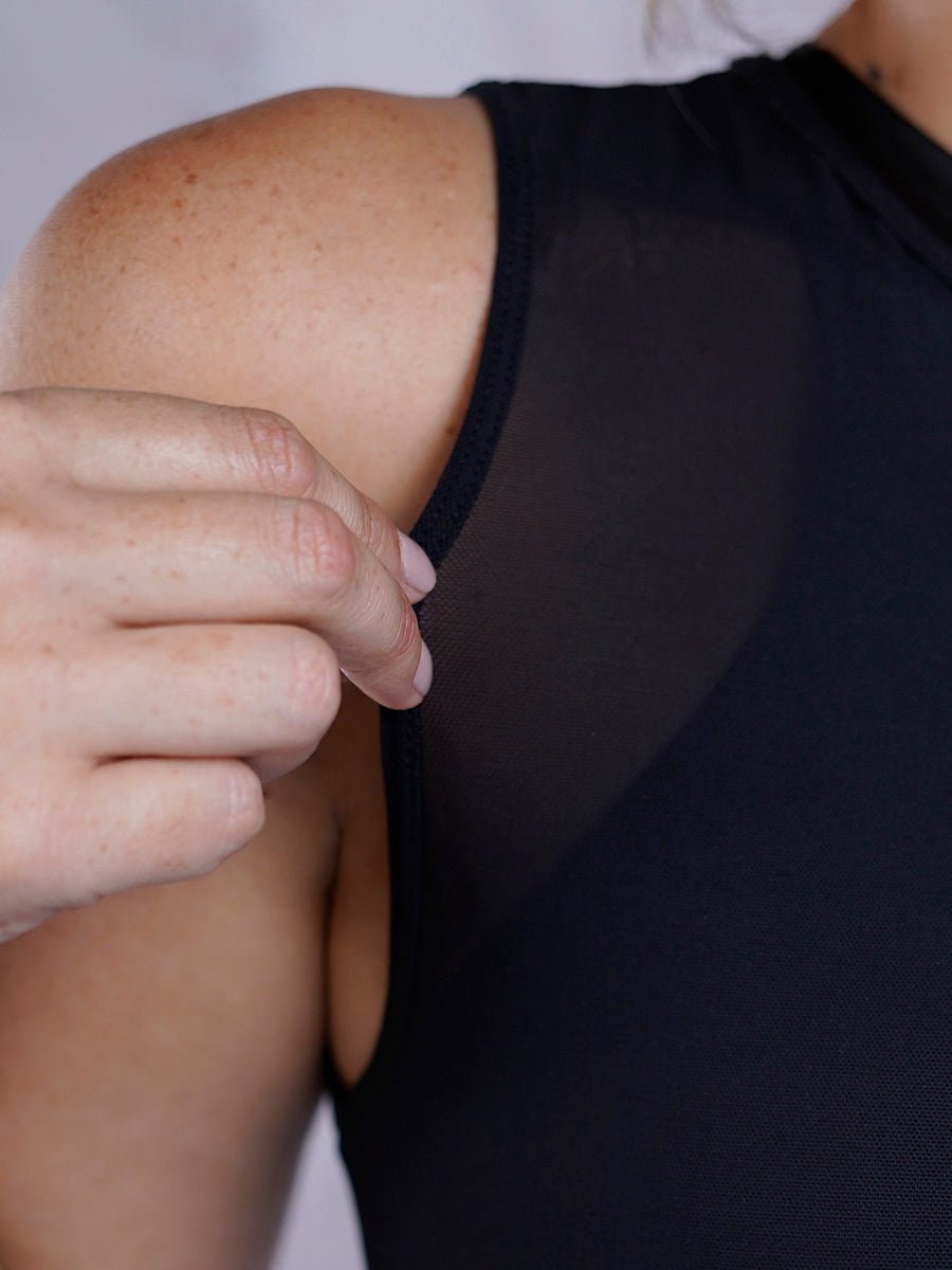 Blusa deportiva para dama en malla/ descuento